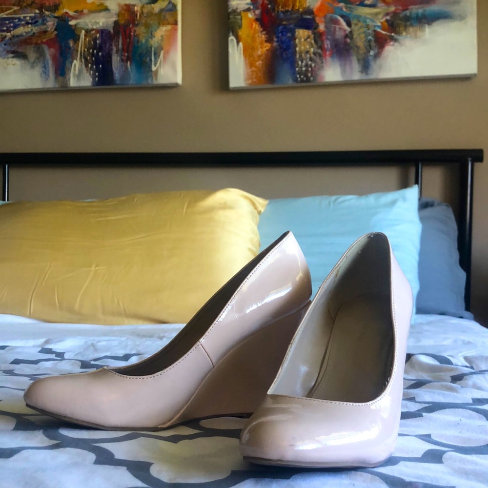 Banana Republic Nude Wedges